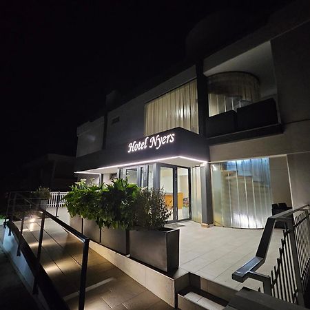 Albergo Nyers Перуджа Экстерьер фото