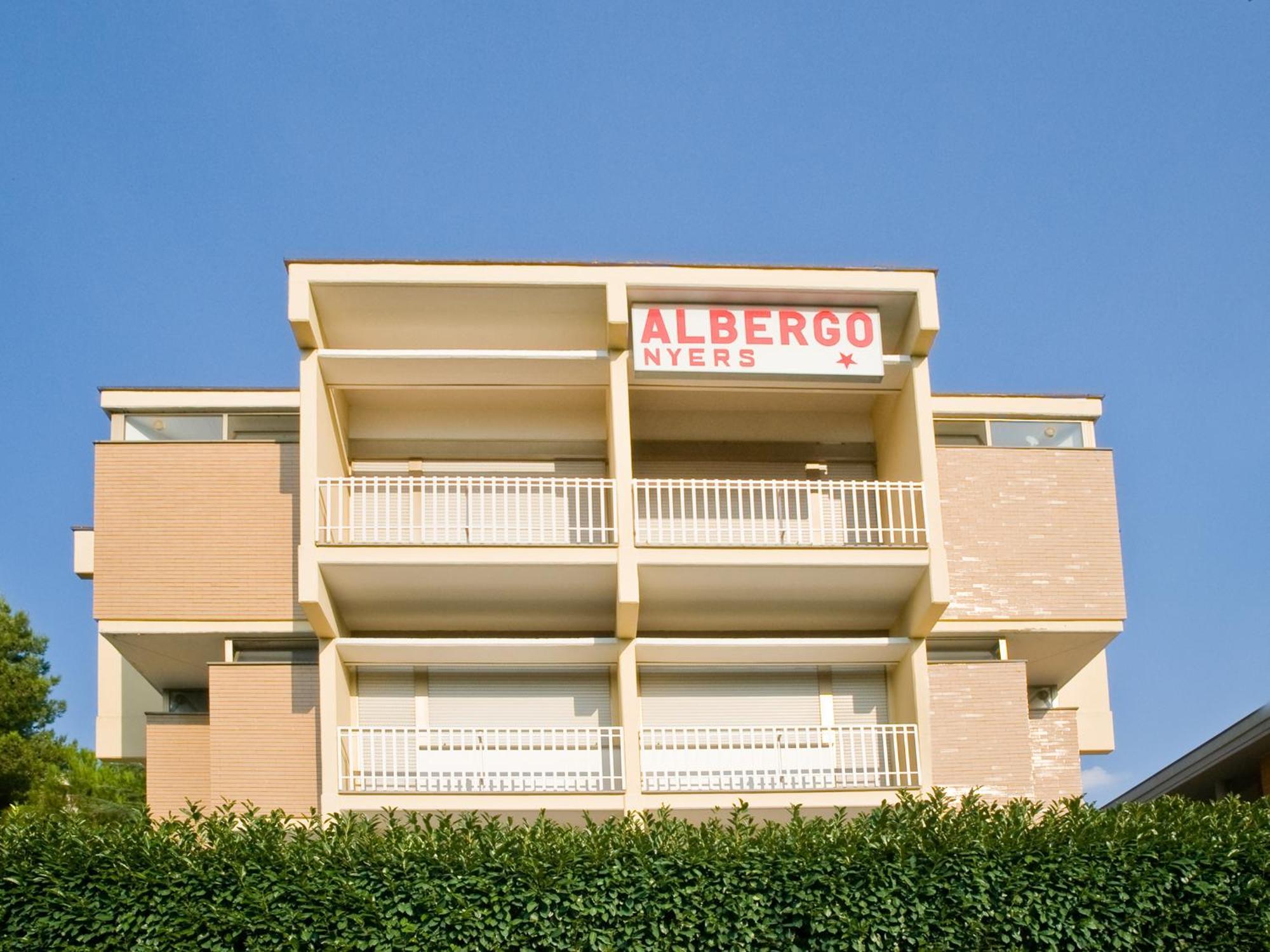 Albergo Nyers Перуджа Экстерьер фото