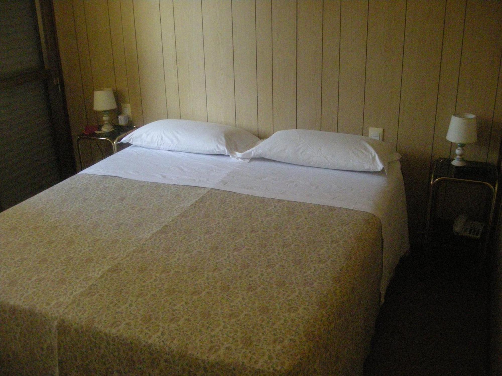 Albergo Nyers Перуджа Номер фото