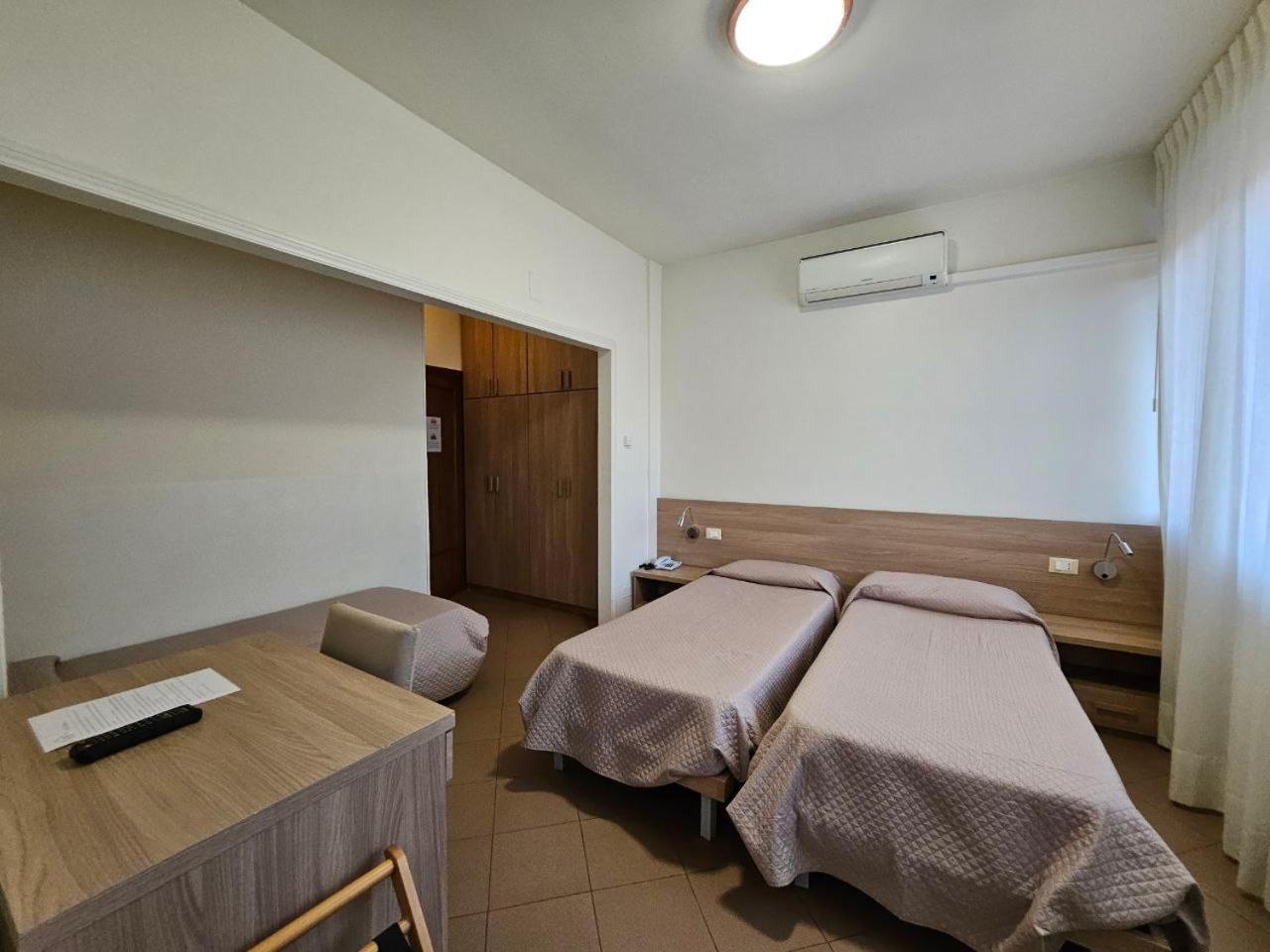 Albergo Nyers Перуджа Экстерьер фото