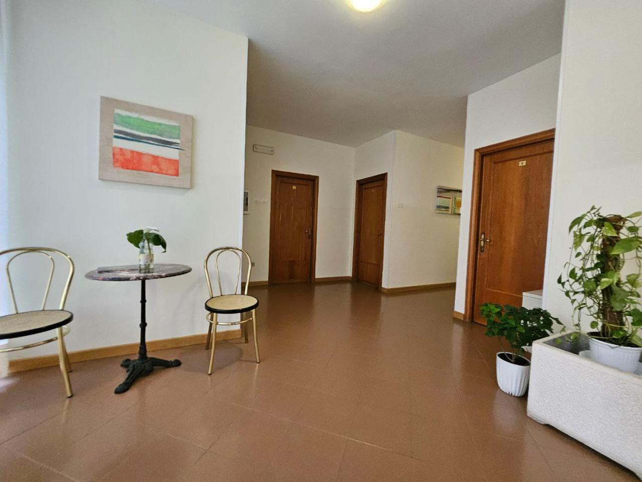Albergo Nyers Перуджа Экстерьер фото