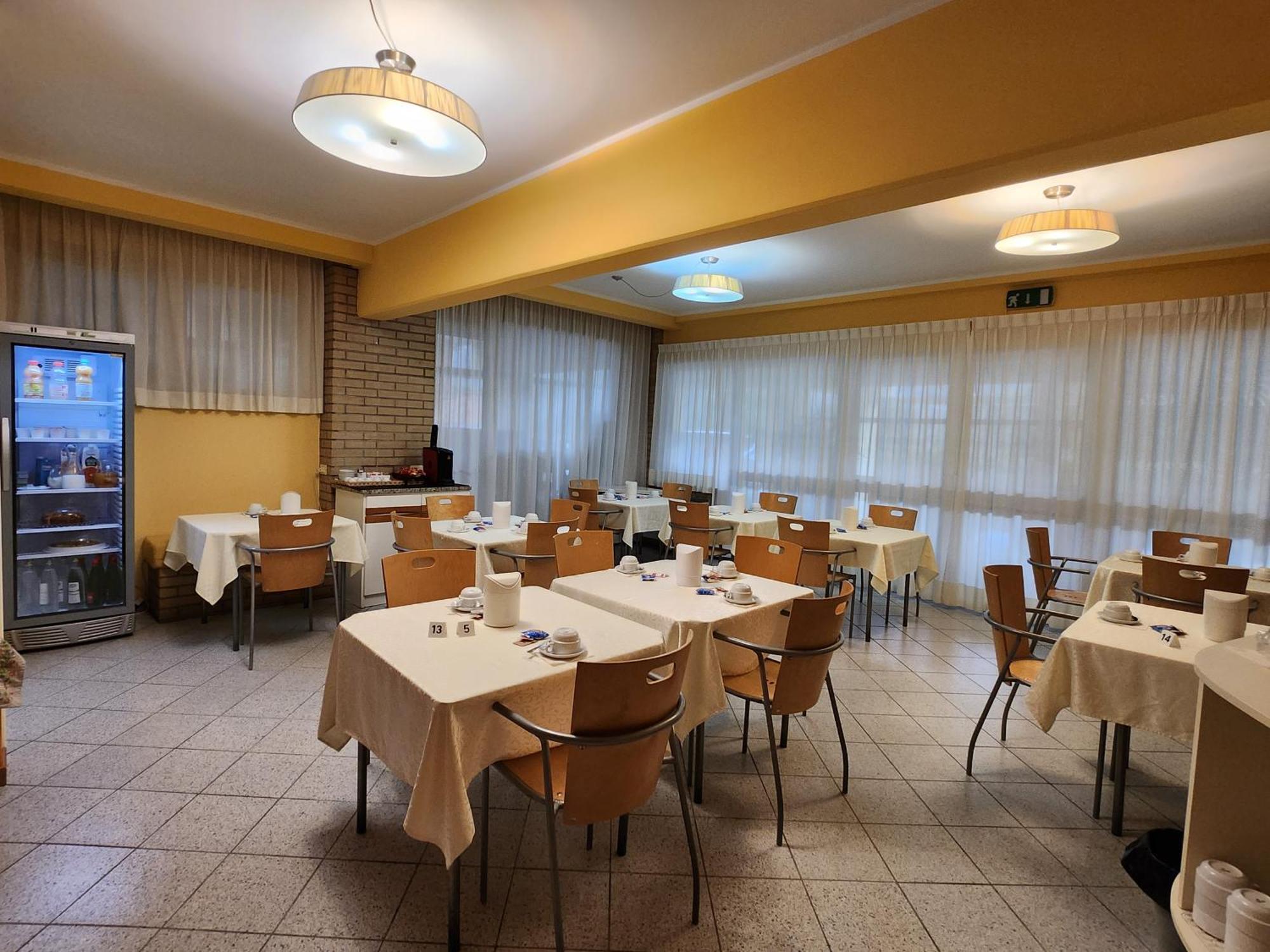 Albergo Nyers Перуджа Экстерьер фото