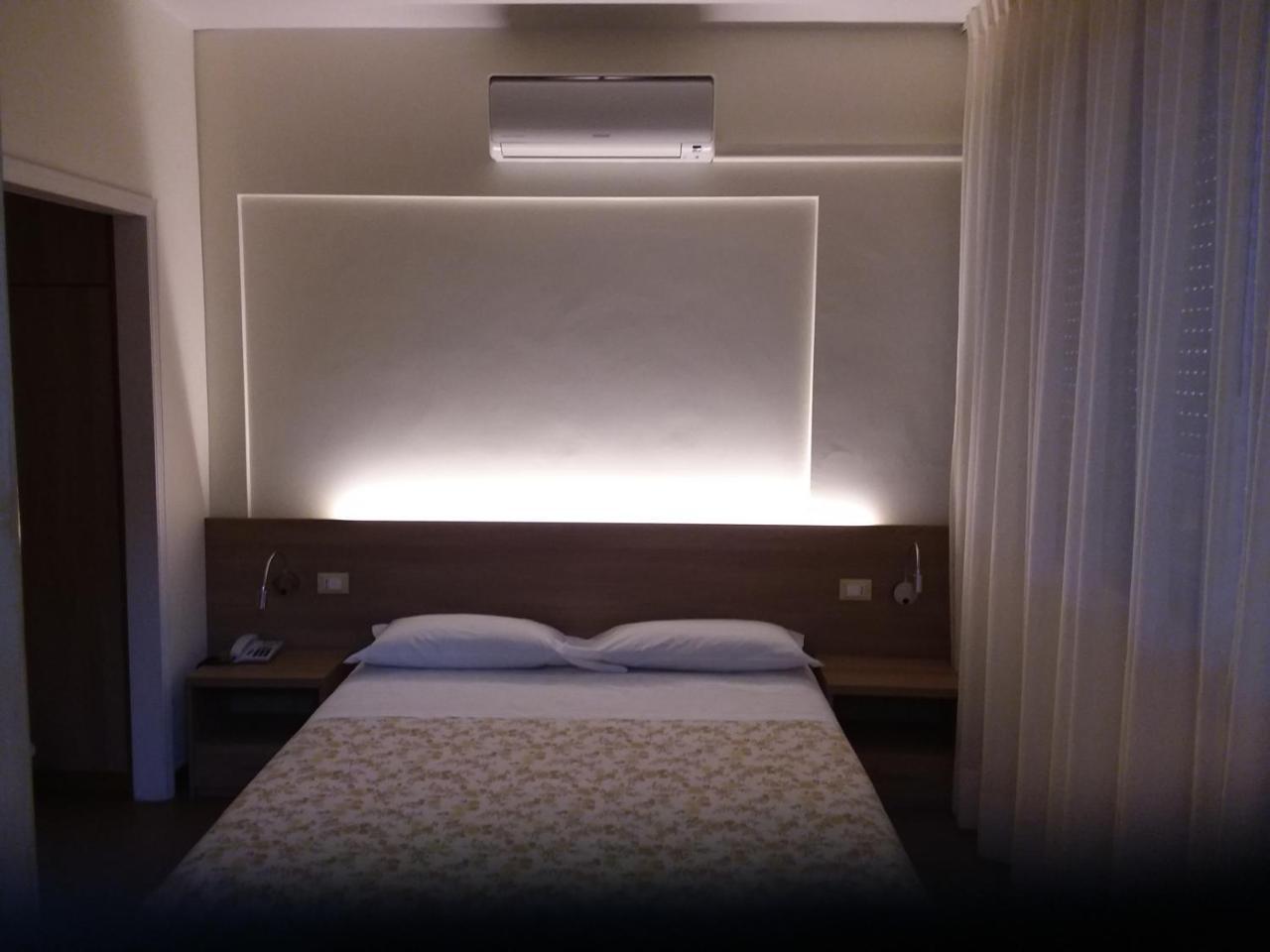 Albergo Nyers Перуджа Экстерьер фото